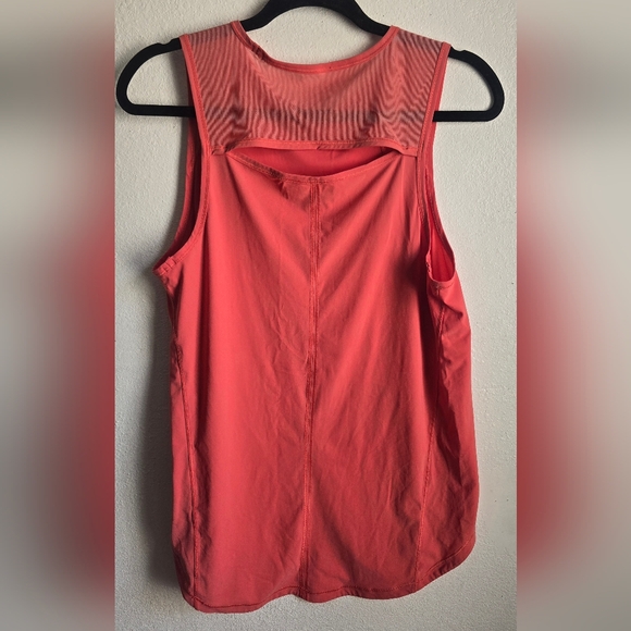 Bundle of Three (3) Women's Lululemon Sculpt Mesh Keyhole Reflective Tank Tops - Picture 9 of 16
